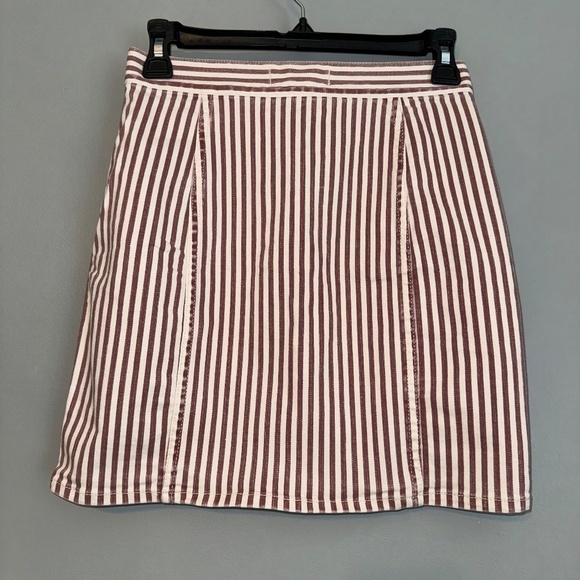 EUC Madewell Stretch Denim Straight Mini Skirt in Luca Stripe Size 23 - Picture 8 of 9